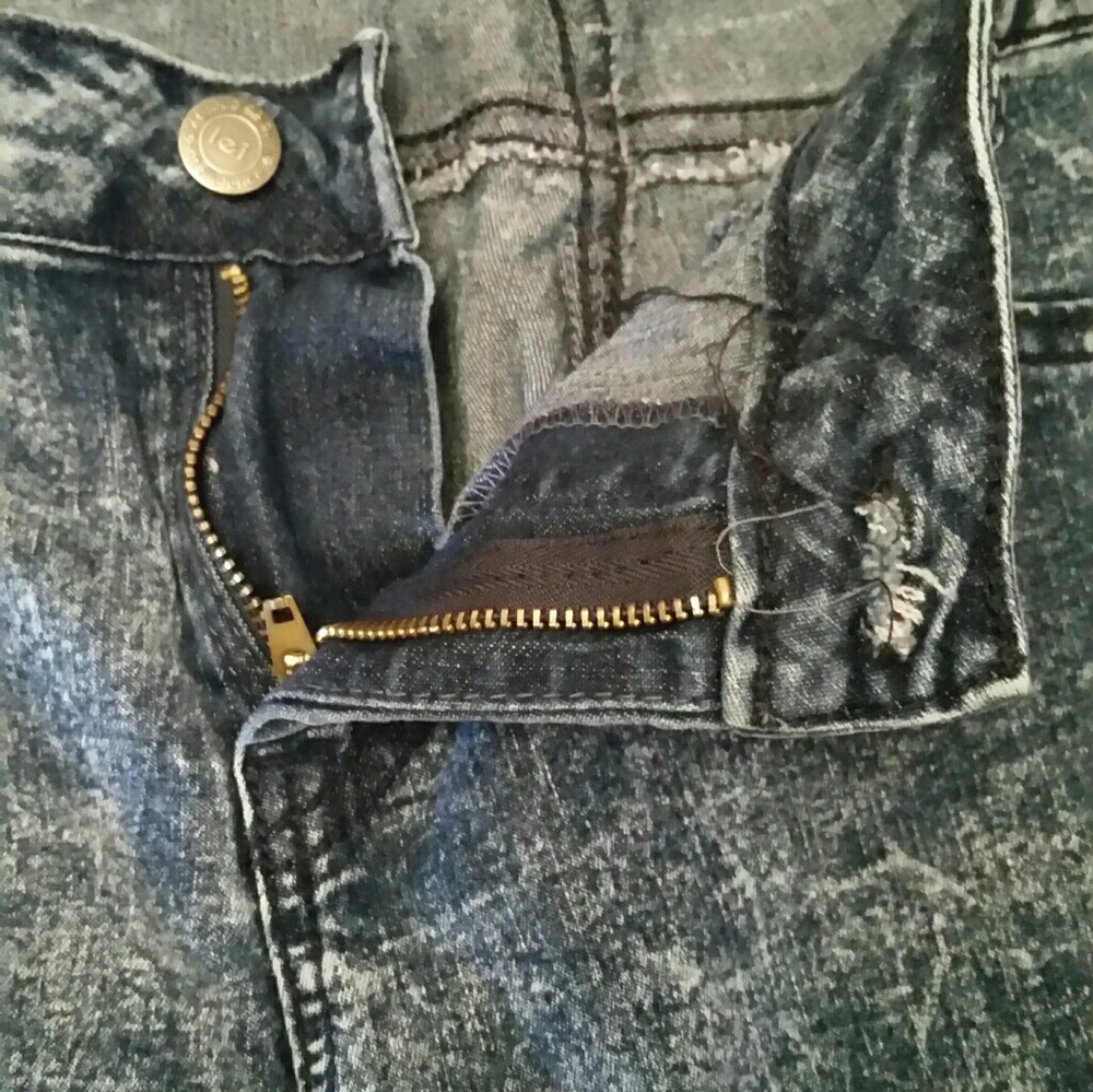 L.e.i - Picture 2 of 3